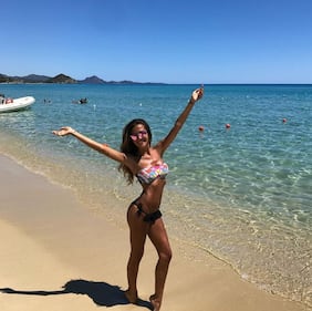 Giorgia Palmas, bikini sexy in Sardegna 9