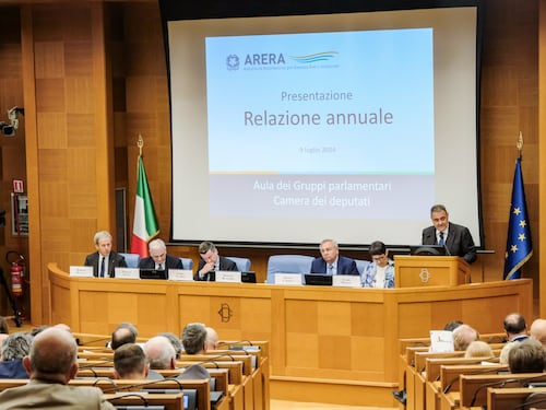 Arera e le mosse per prenotare un posto in cda