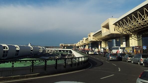 Malpensa, sosta gratuita di 10 minuti per le auto
