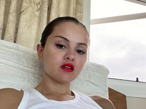 Selena Gomez e il racconto della sua malattia: cause, sintomi e cure del Lupus