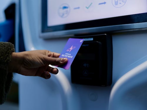 Octopus Electroverse: una tessera e un'app per ricaricare ovunque l'auto elettrica