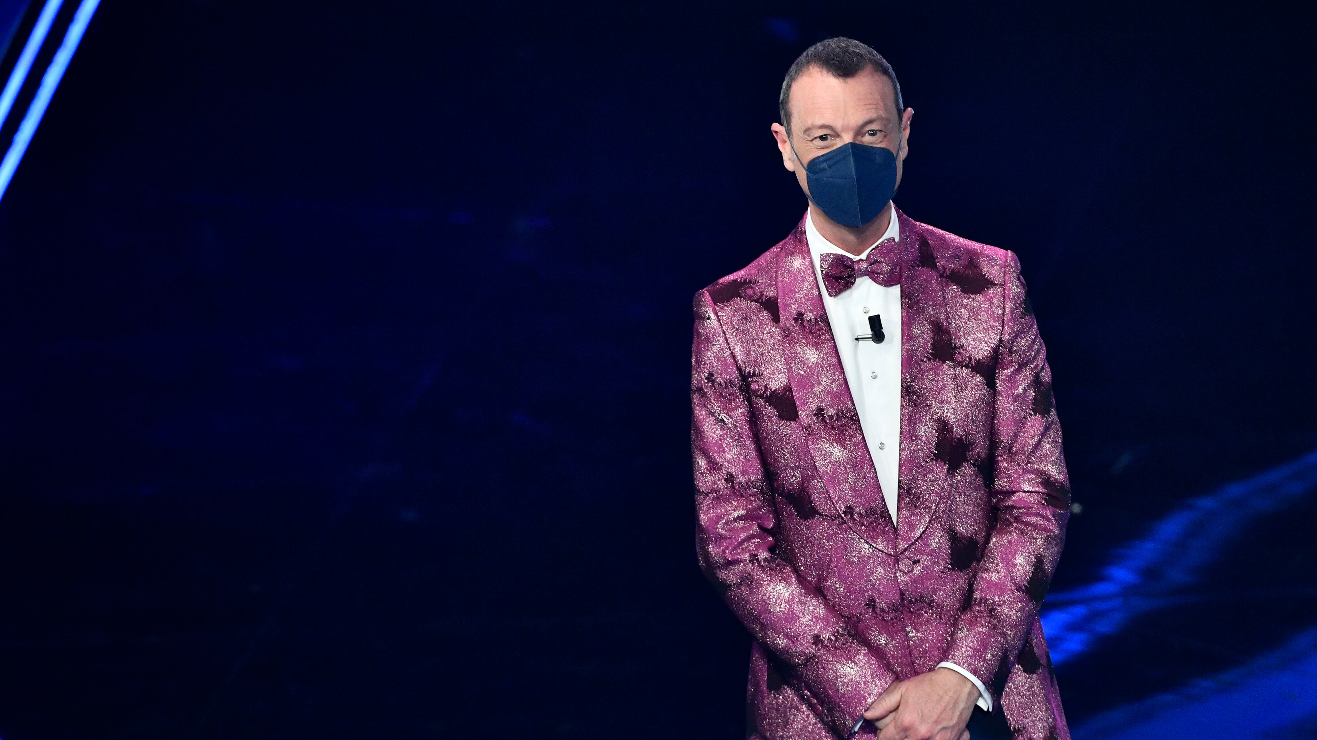 Amadeus farà il tris al Festival di Sanremo. Parte la corsa al cast, incertezza su Fiorello