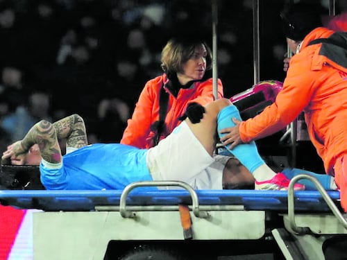 La iella perseguita il Napoli: torna a vincere, ma perde il capitano