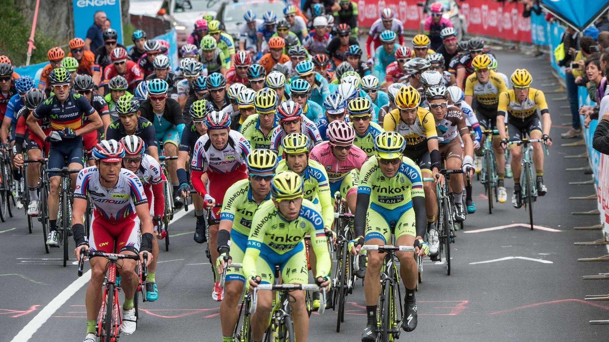 Ciclisti schiavi dei sonniferi. I medici: "Sono assuefatti..."