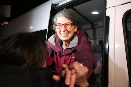 Gli attivisti di Amnesty all'uscita dal carcere 1