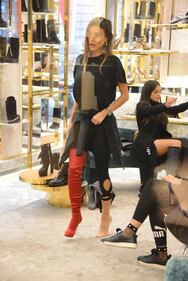 Cristina Buccino, auguri sexy tra sorelle 25