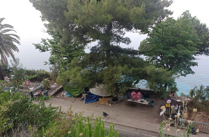 Ventimiglia: ovunque accampamenti di migranti, pure in spiaggia 1