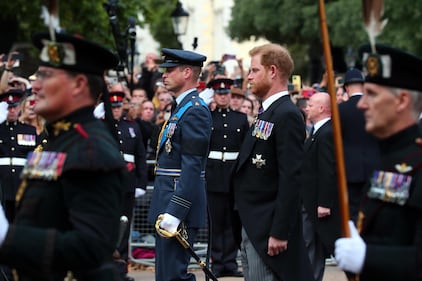 William, Kate, Harry e Meghan al funerale della regina Elisabetta 15