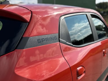 Nuova Dacia Spring: guarda la gallery dell'elettrica da città super compatta 10