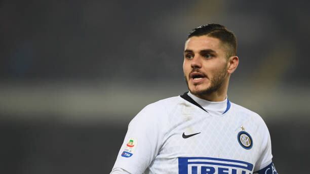 L'Inter "smaschera" Icardi e i tifosi insorgono: "La fascia mettila al ginocchio"