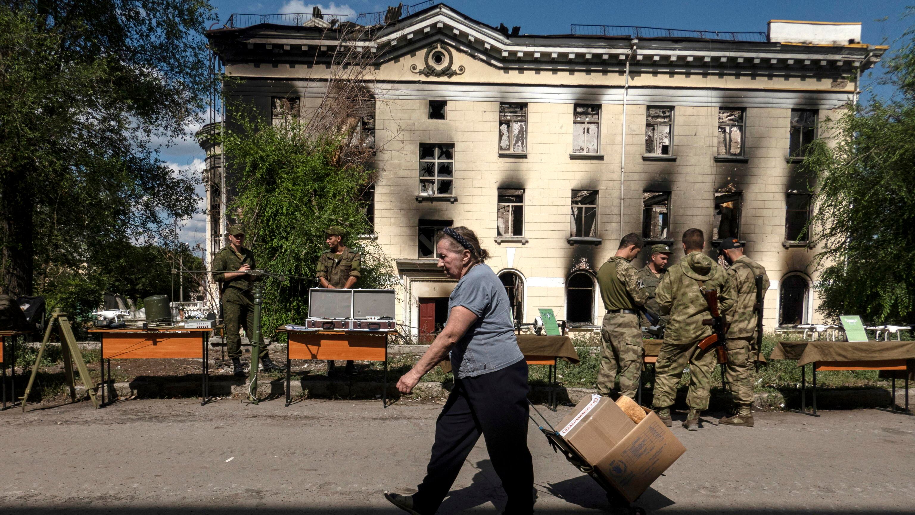Lysychansk, sulla linea del fronte orientale. "Gli ucraini sono vicini". E i rinforzi latitano