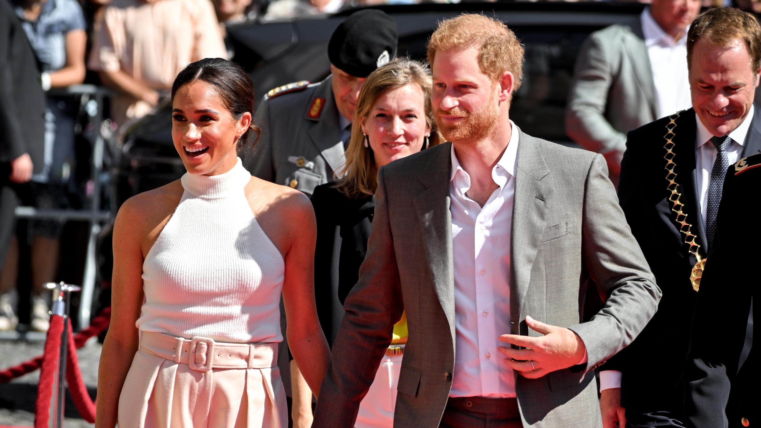 “Non si fermeranno": il documentario di Harry e Meghan spaventa la Corona