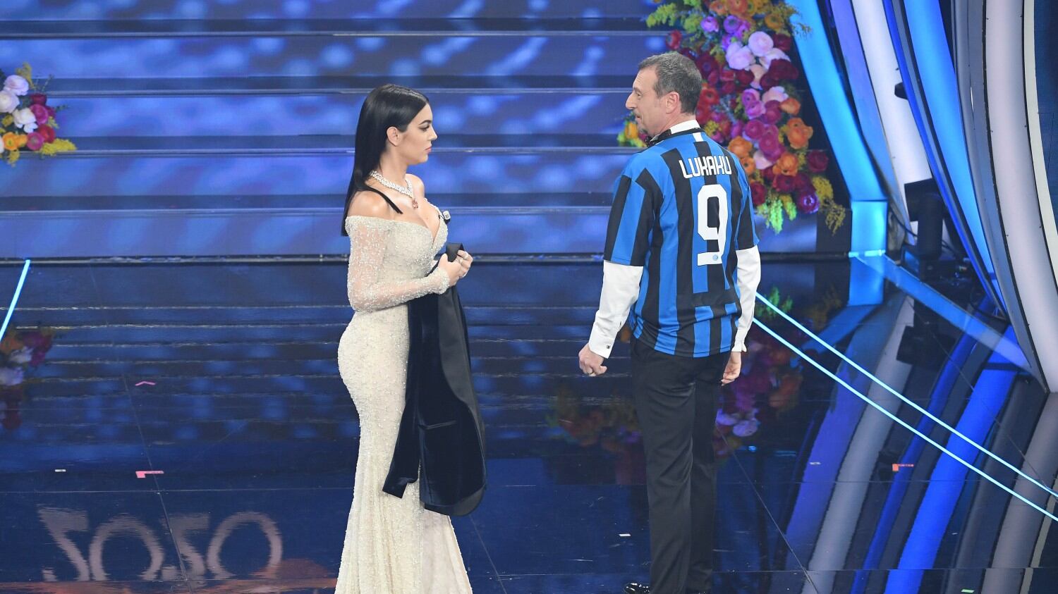 Lapo Elkann punge Amadeus: "Normale che l'Inter sia dietro alla Juve"