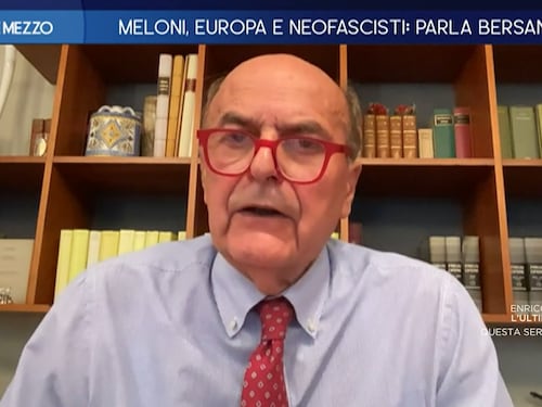 "Meloni comiziante". Bersani insulta prima del silenzio elettorale