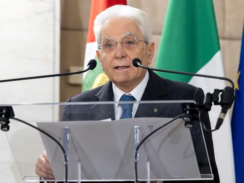 Mattarella all'Ue: voto a maggioranza