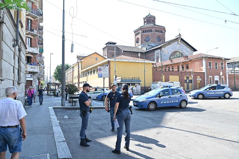 Omicidio in strada a Torino: 50enne ucciso a pugni e bastonate 5