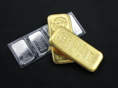 Oro e argento in frenata ma l'altalena non è finita