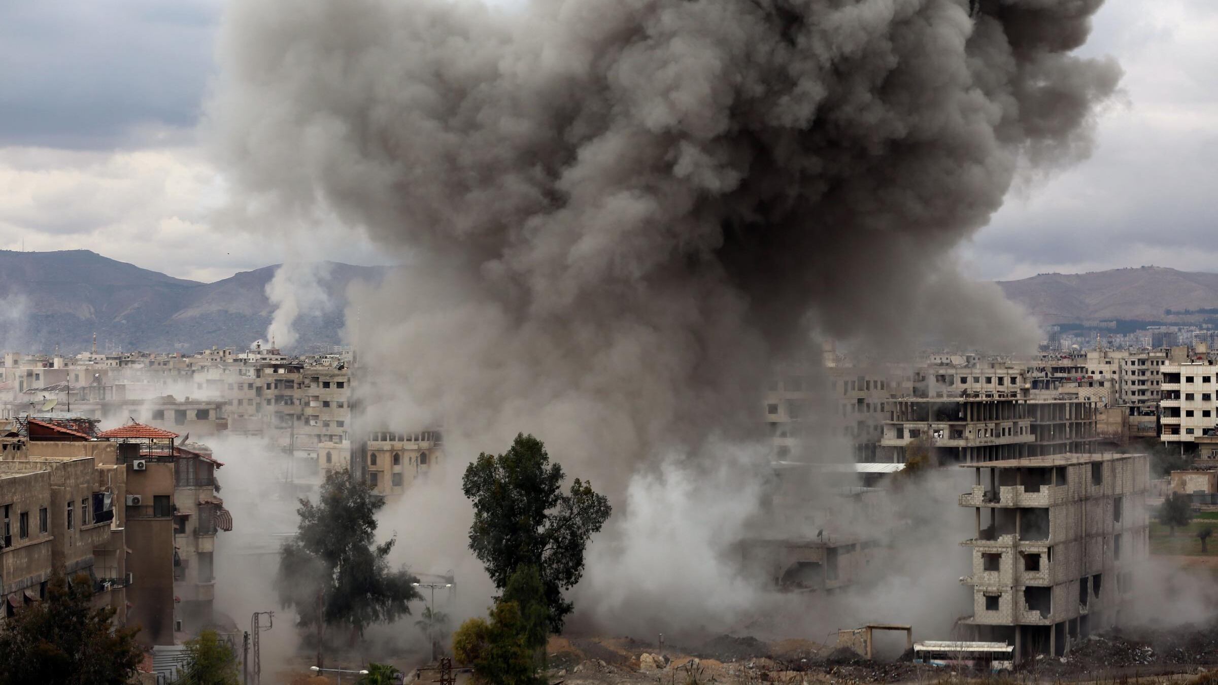 Tregua in Siria mai cominciata. Su Ghouta bombe al cloro