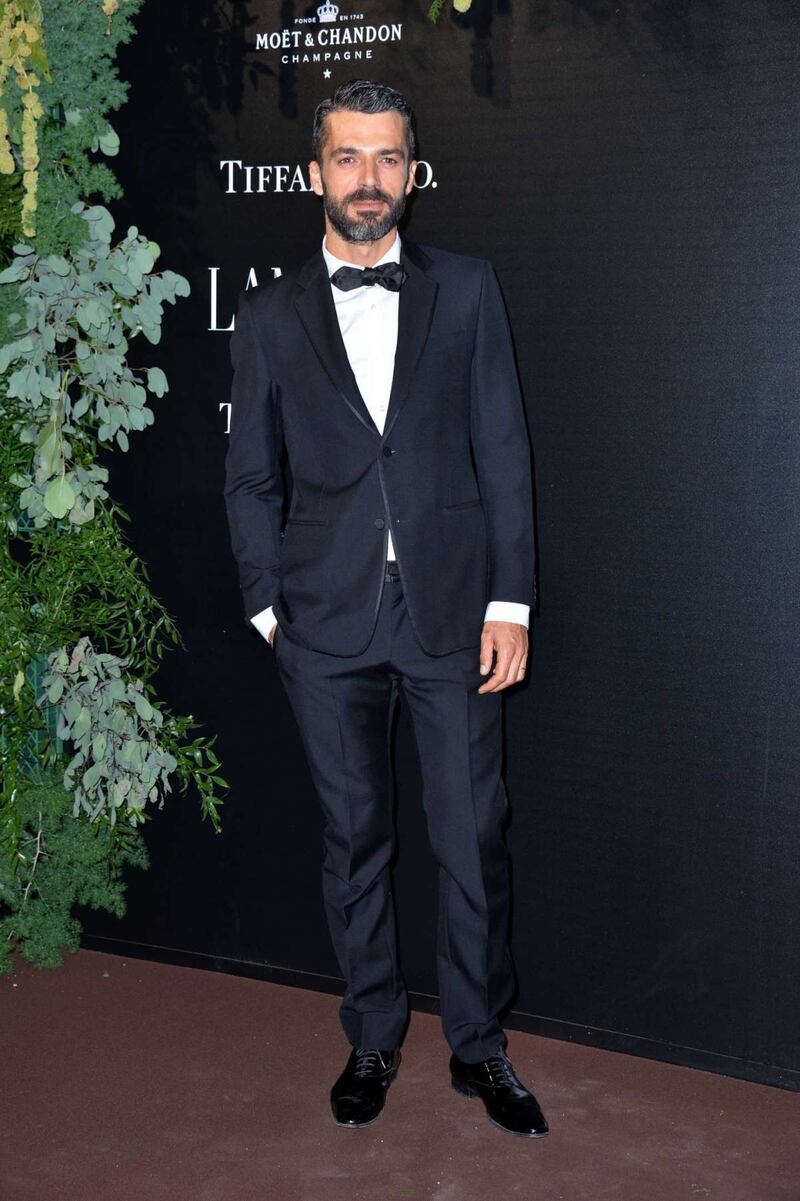 Luca Argentero con il cast del film "Al posto tuo" 18