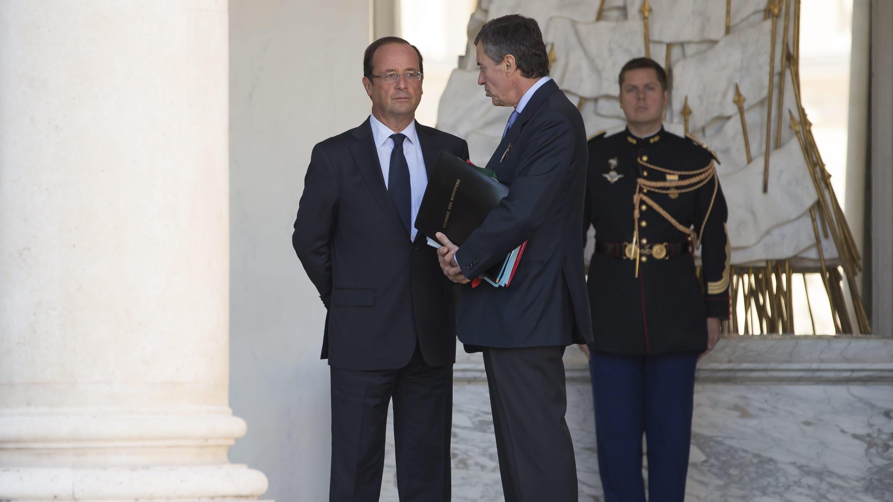 Francia, il ministro delle tasse indagato per evasione
