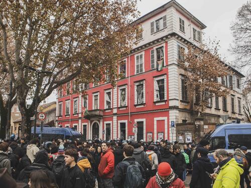 "Sgomberare Askatasuna? Scelta demente". E rifondazione se la prende col Pd