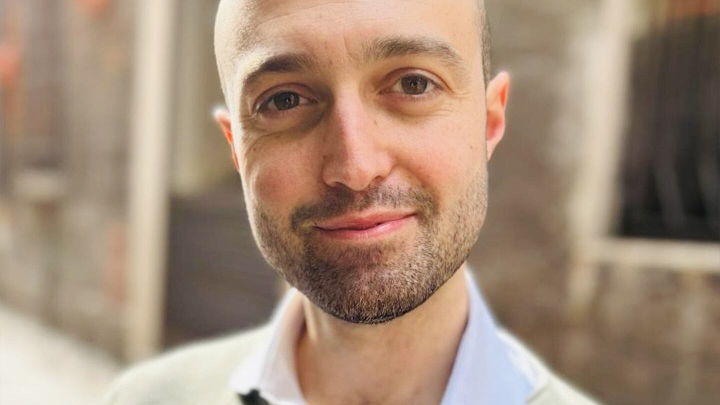 "Il dolore fa paura anche a noi medici ma io lo anestetizzo con la scrittura"