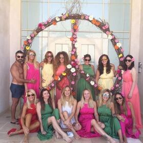 Bar Refaeli, addio al nubilato in piscina 11