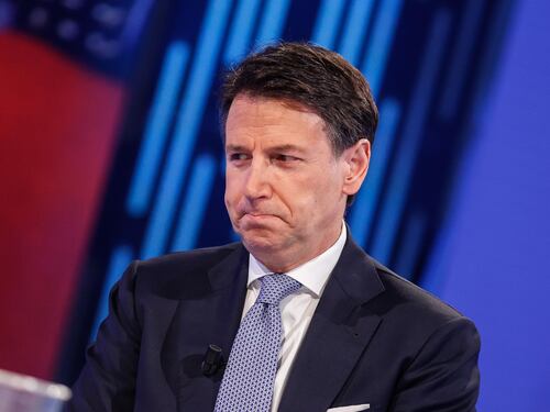 Quelle "porte girevoli" di Conte tra politica e università