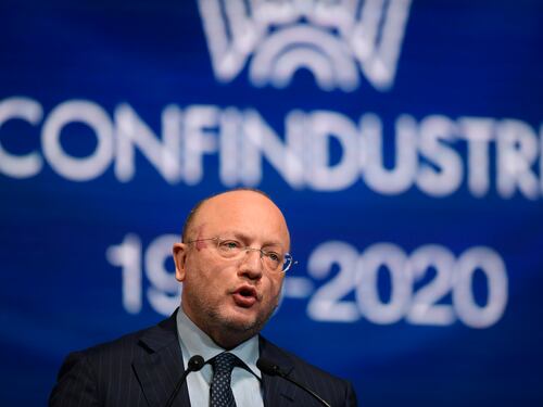Governo in confusione, altro decreto in ritardo. Ira sindacati: sciopero