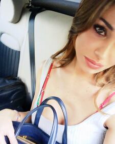 Belen Rodriguez, il capezzolo esalta Facebook 8