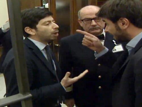 "Avete tolto il pane agli italiani". Quando Di Battista inveì contro Speranza