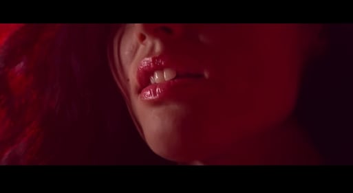 Giusy Ferreri e Baby K: video hot per "Roma-Bangkok" 17