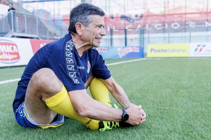 La partita del cuore: in campo cantanti e politici. Guarda le foto 5