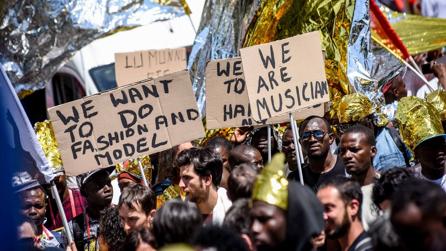 E Majorino dà i numeri: "Seimila migranti in città"