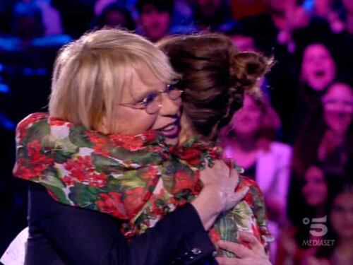 "Mi hai lasciato la libertà di crescere". La commovente lettera di Alessandra Amoroso a Maria De Filippi