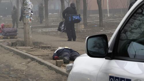 Case danneggiate da un attacco a Sartana e Mariupol 4