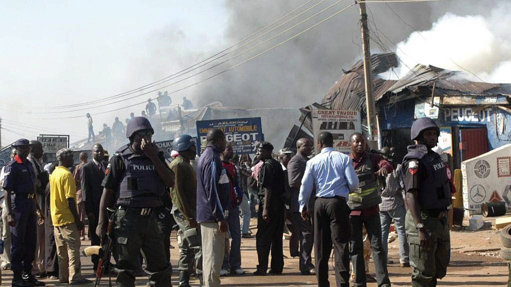 Nigeria, islamisti attaccano scuola: 42 morti, studenti bruciati vivi