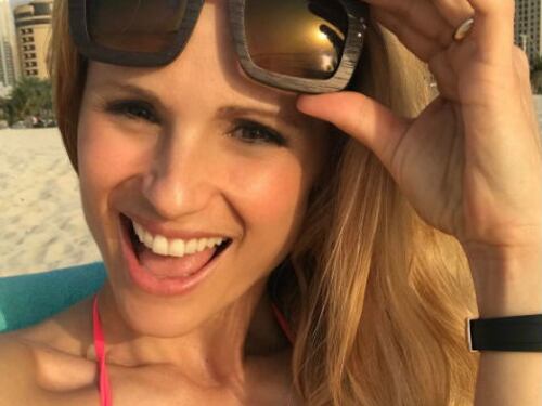 Michelle Hunziker, addominali sexy a Dubai