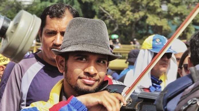Liberato in Venezuela il violinista simbolo della protesta