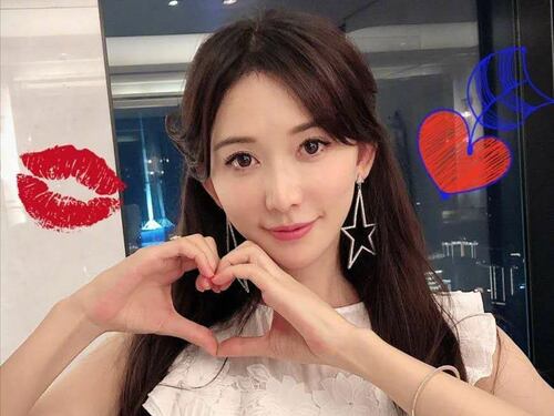 Lin Chi-ling si sposa a 44 anni: la modella cinese non è più una "donna di scarto"