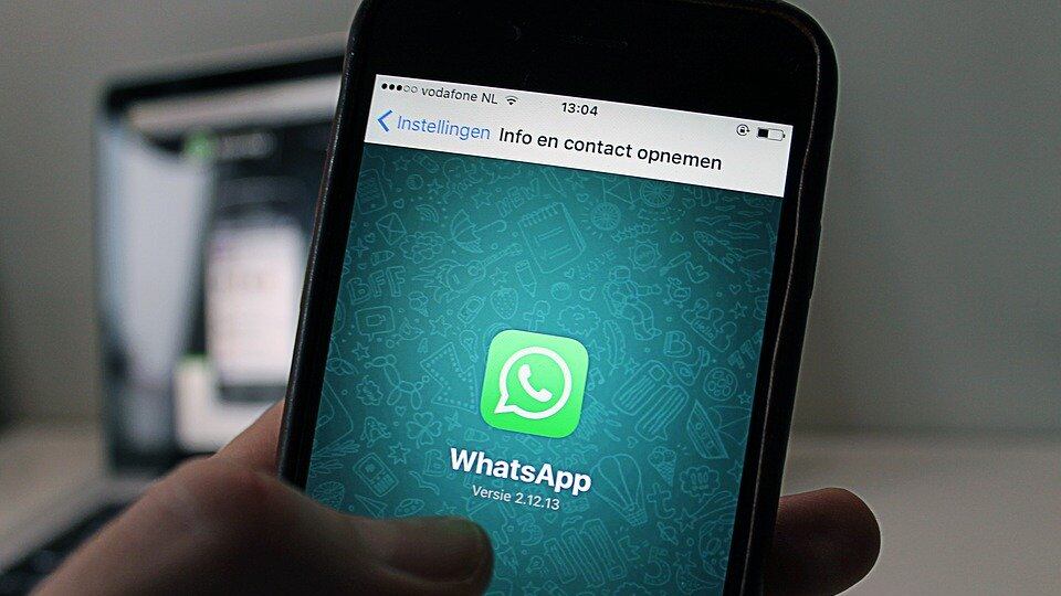 "Modifiche poco chiare": WhatsApp sotto accusa per l'uso dei nostri dati