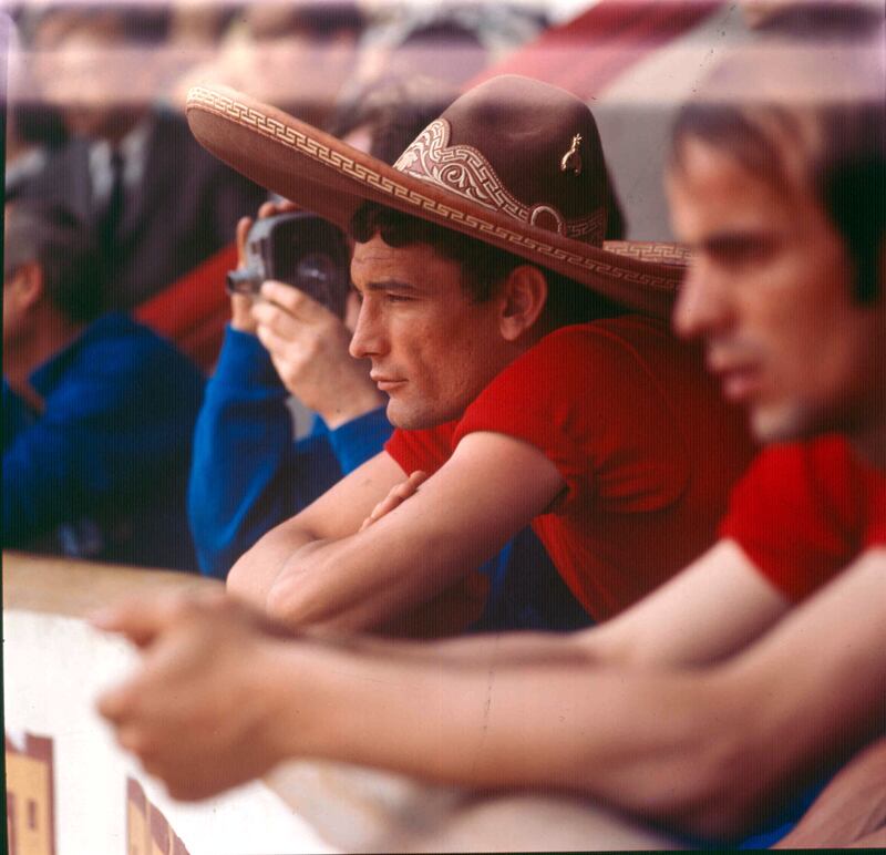 Gigi Riva col sombrero