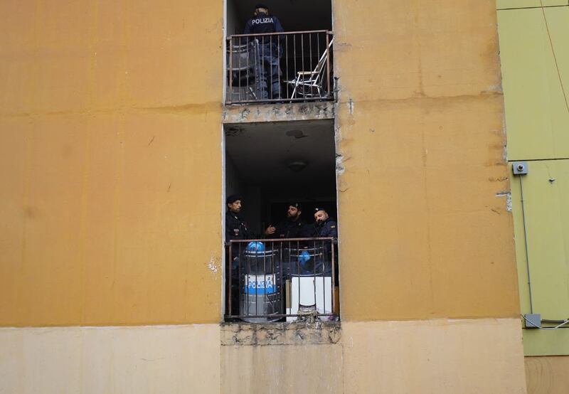 L'operazione della polizia in via Bolla  a Milano 3