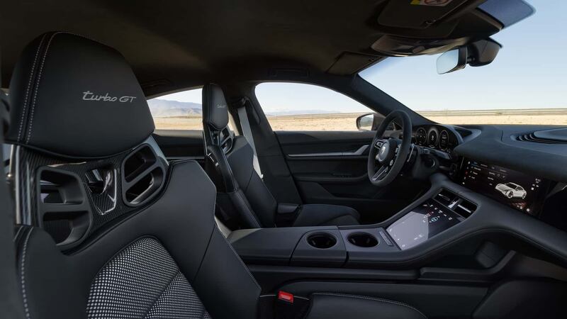 Porsche Taycan Turbo GT, guarda tutte le foto 6