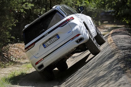Jeep Grand Cherokee 4xe: guarda tutte le foto 11