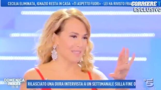 Gf Vip, la D'Urso punge i fratelli Rodriguez: "Io non sarei rientrata nell'armadio"