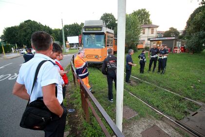 Tram travolge un uomo a Milano 9