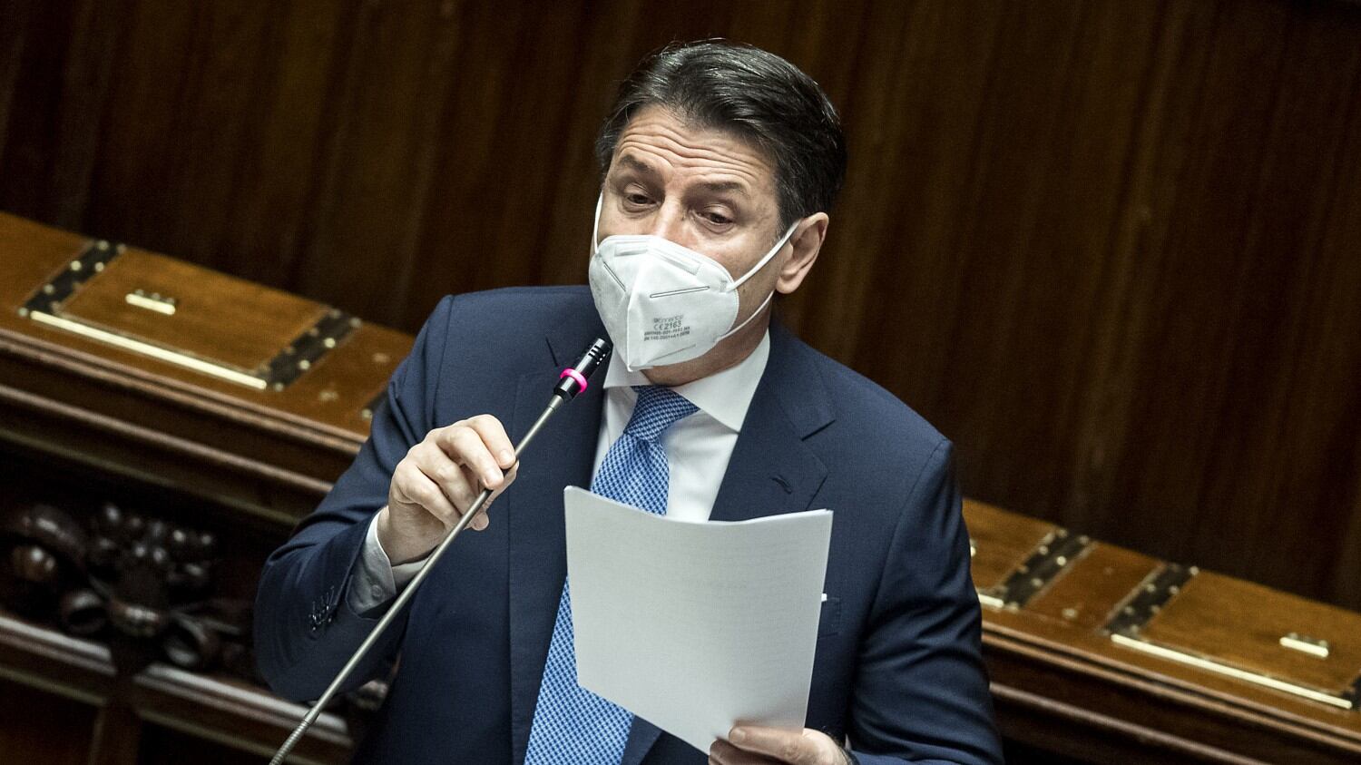 La mossa di Conte per provare a salvarsi: "Assegno unico per ogni figlio"