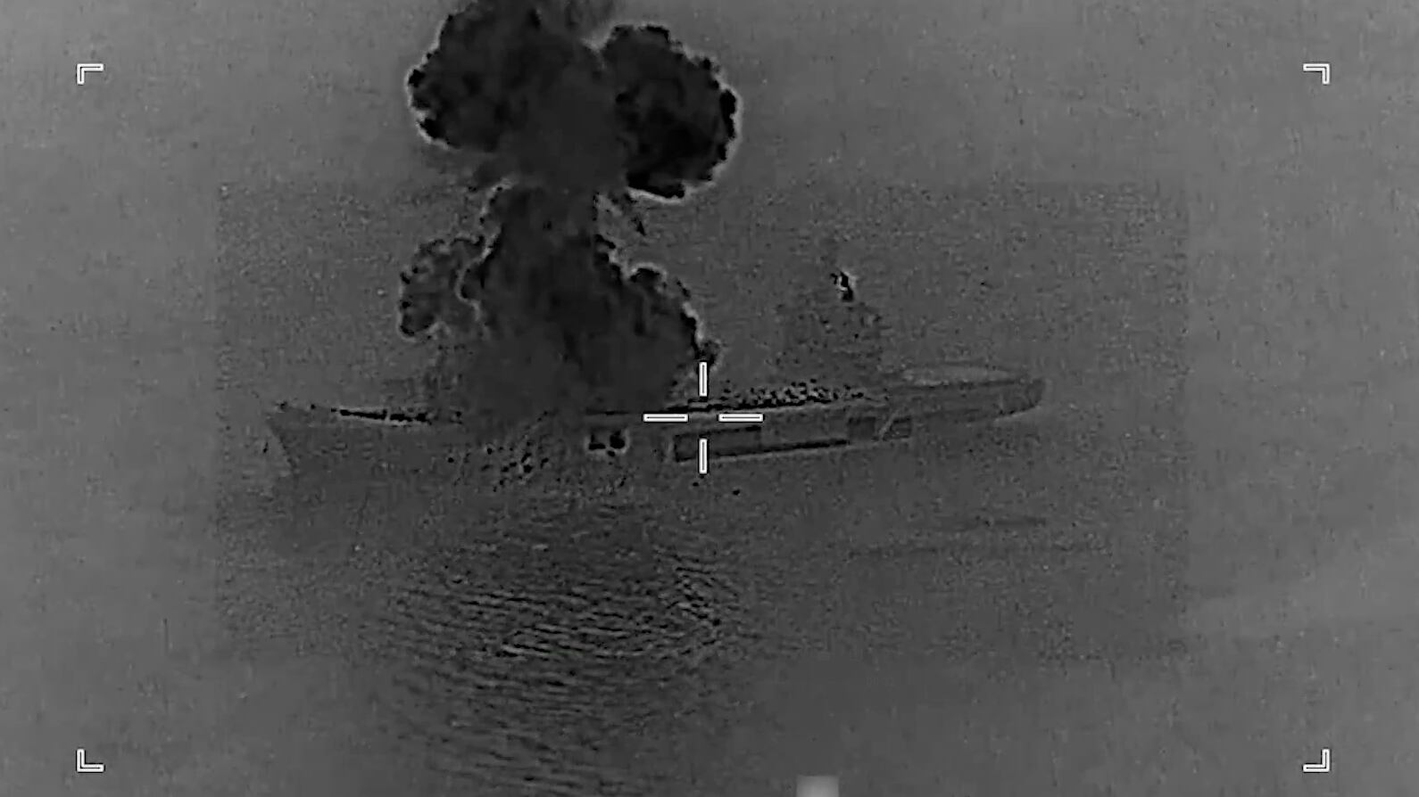Colpita la porta-droni iraniana “Shahid Bagheri”: così gli Usa dominano la guerra sul mare