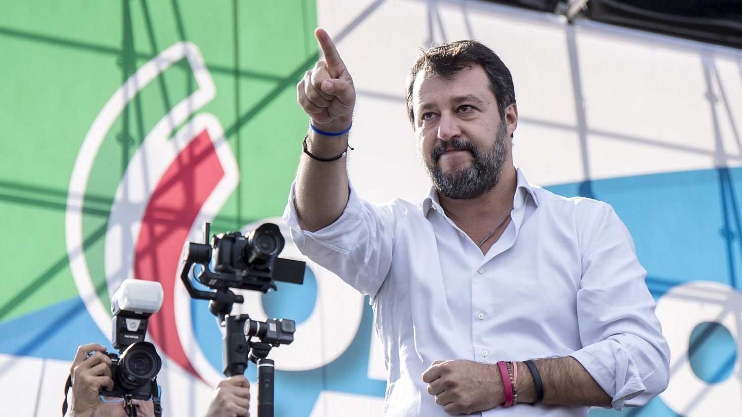 "Eviti di venire", "Un mio diritto". E ora l'Anpi vuole zittire Salvini